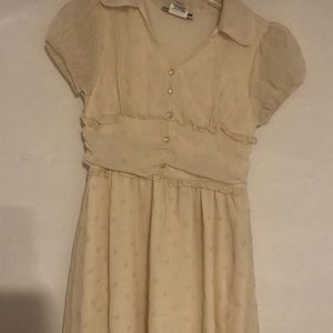 Beautiful Cream Girls Dress Size 10.